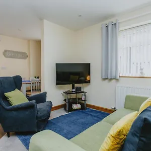 From 1 King Size Bed Near Hospital & Tennis Nottingham